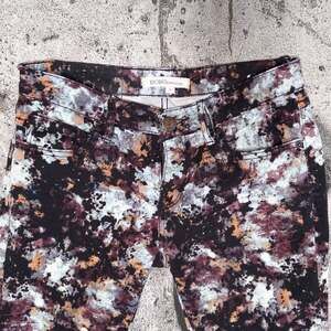 Low-rise brûlée splatter paint pants, #grunge alt, Size 25 / XS